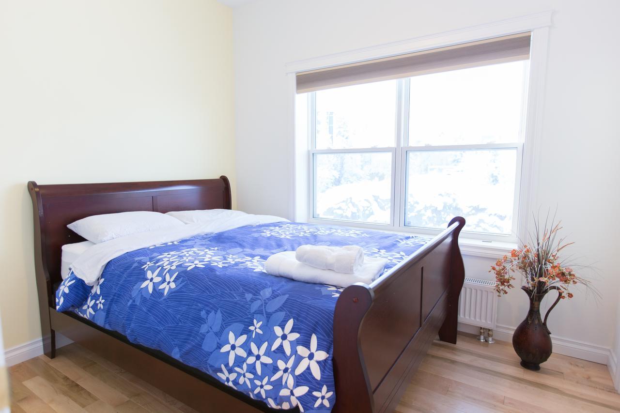 Aurora Deluxe Guest House Йеллоунайф Экстерьер фото